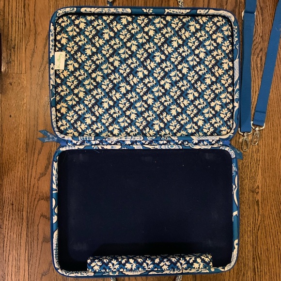 VERA BRADLEY Blue Lagoon Large Computer Case - Picture 2 of 8
